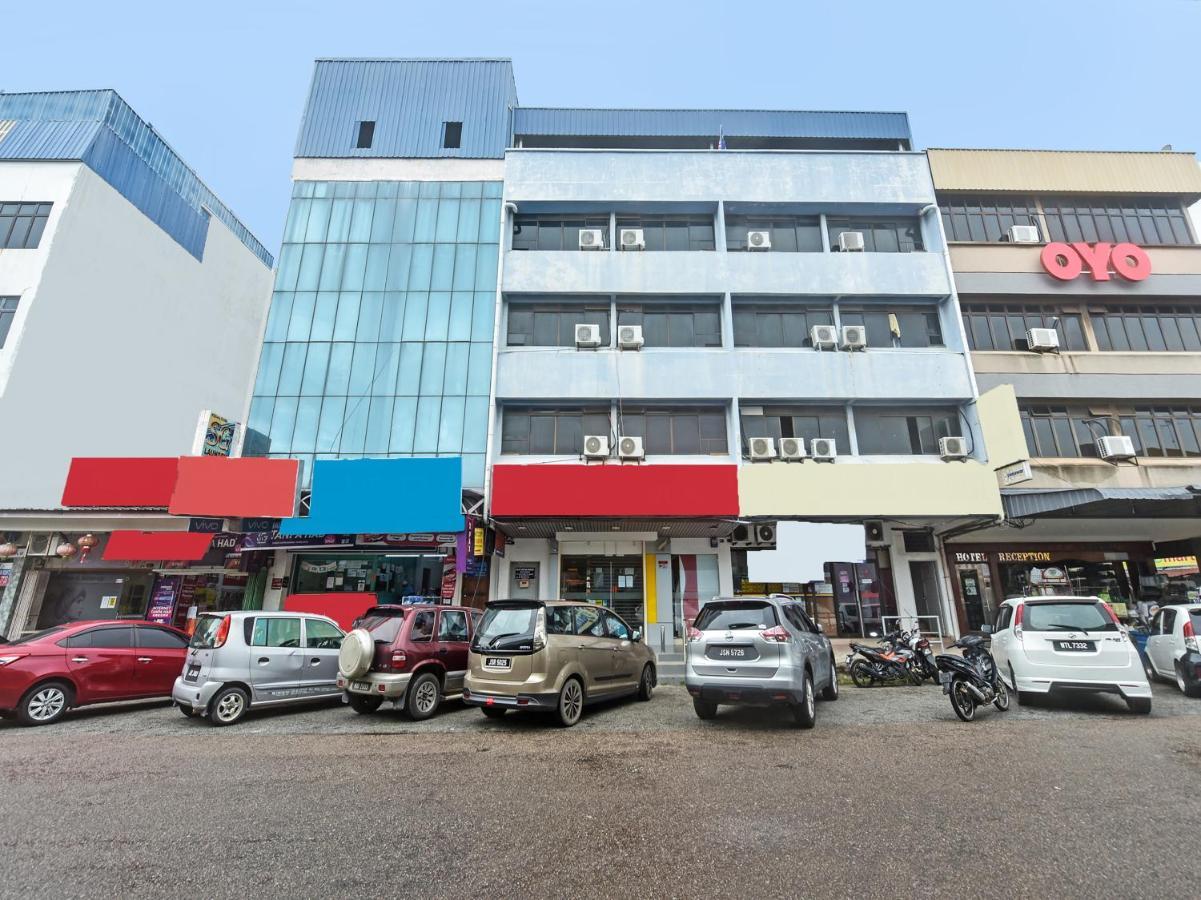 Oyo 90544 M&H Hotel Pengerang Bagian luar foto
