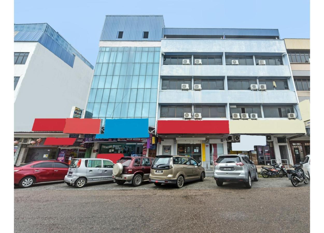 Oyo 90544 M&H Hotel Pengerang Bagian luar foto